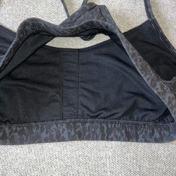 Lululemon 🍋 Flow Y Nulu Bra Leopard Size 12 - Picture 7 of 7